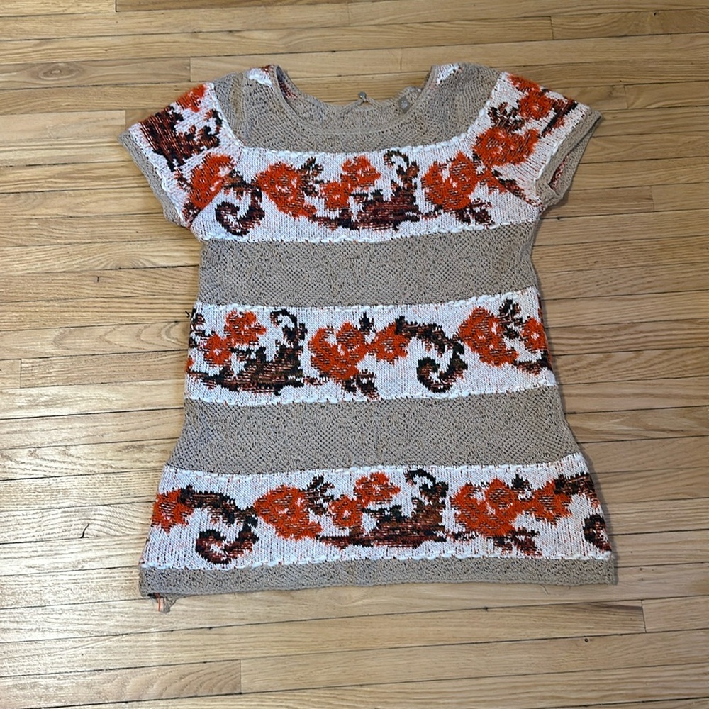 Anthropologie short sleeved tunic sweater